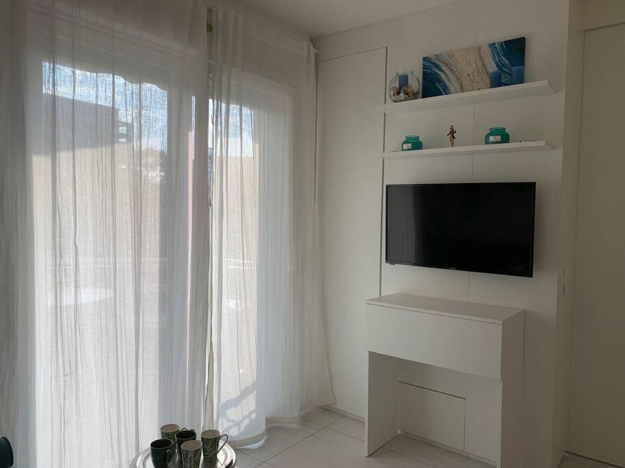 Bianca Fronte Mare Apartment